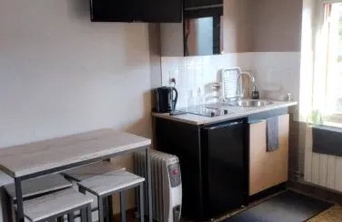 Aubusson Apartamento | Homerez - Estudio encantador en Aubusson con terraza 35 m²
