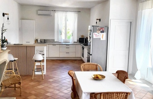 Monteux Villa | Homerez - Villa encantadora con piscina privada en Monteux
