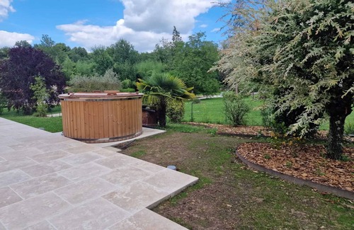 Riberac Villa | Homerez - Villa encantadora en Ribérac con piscina privada