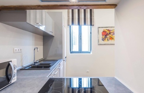 Olhao Villa | Homerez - Charming Villa in Quelfes with Shared Pool