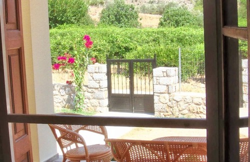 Kalymnos Villa | Homerez - Villa elegante en Kalymnos con vista a la montaña