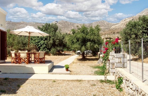 Kalymnos Villa | Homerez - Villa elegante en Kalymnos con vista a la montaña