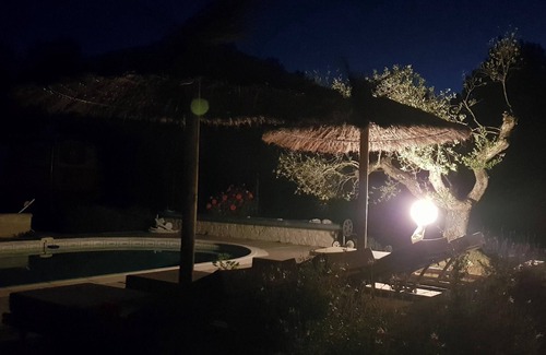 Bussac-Foret Casa | Homerez - Casa cómoda en Bussac-Forêt - Piscina