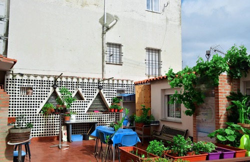 Distrito Centro-Casco-Antiguo Apartamento | Homerez - Cómodo apartamento en Cáceres - 55 m² - Terraza acogedora
