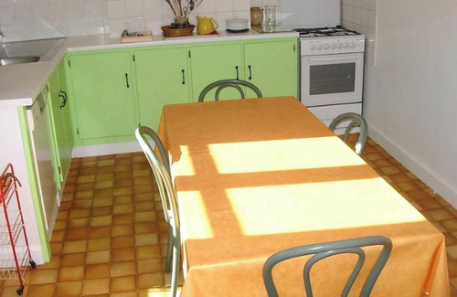 Chataigneraie Cantalienne Apartamento | Homerez - Apartamento confortable en Vitrac - 40 m² - Vista al jardín