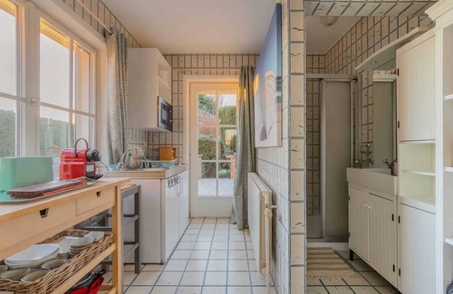 Courcelles Casa | Homerez - Acogedor apartamento en Courcelles 35 m² con terraza relajante
