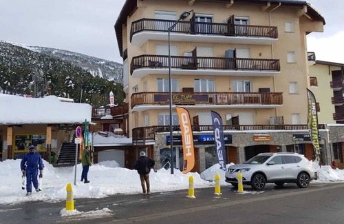 Eyne 2600 Apartamento | Homerez - Acogedor Apartamento con Vistas a la Montaña