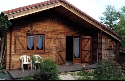 Louatre Chalet De Esquí | Homerez - Acogedor Chalet en Louâtre con Piscina Compartida