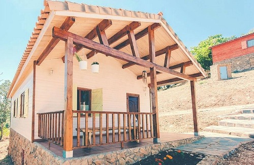 Canamero Casa | Homerez - Casa cálida en Cañamero con piscina