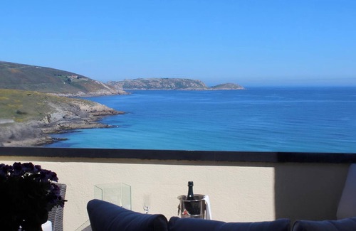 Malpica de Bergantinos Apartamento | Homerez - Apartamento elegante en Malpica con vistas al mar
