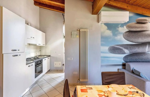 Sud-Ovest Apartamento | Homerez - Apartamento Elegante en Verona, 75 m² + Balcón