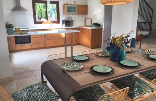 Urbanizacion Costabella Villa | Homerez - Villa elegante en Marbella + Piscina privada