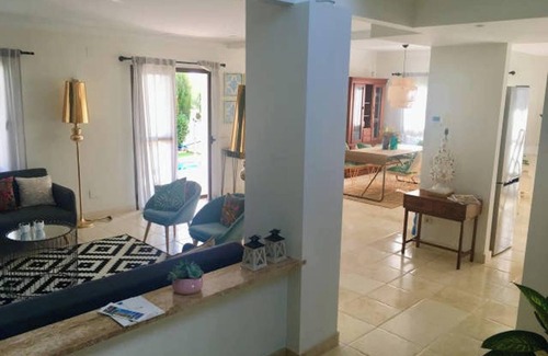 Urbanizacion Costabella Villa | Homerez - Villa elegante en Marbella + Piscina privada