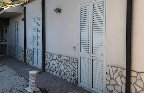 Bivona Villa | Homerez - Villa elegante con piscina privada en Bivona