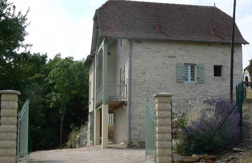 Faycelles Casa | Homerez - Family-friendly House in Faycelles with Terrace