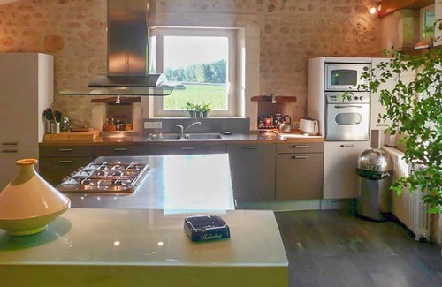 Bellon Casa | Homerez - Casa familiar en Bellon, piscina privada de 200m²