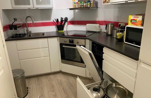 Roux Apartamento | Homerez - Apartamento Charleroi - Aparcamiento privado