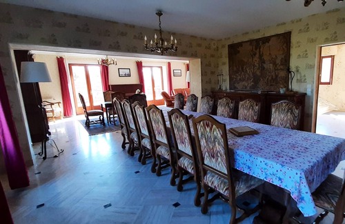 Cricqueville-en-Bessin Villa | Homerez - Villa a 3 km de la playa para 14 pers. con piscina, jardín y terraza