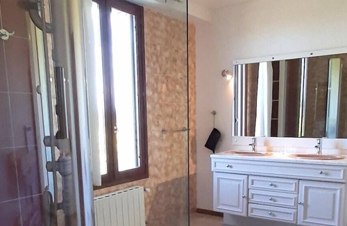 Cricqueville-en-Bessin Villa | Homerez - Villa a 3 km de la playa para 14 pers. con piscina, jardín y terraza