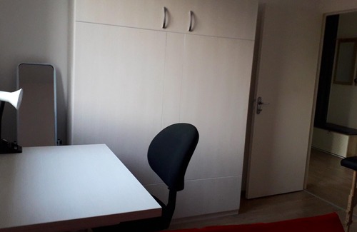 Herouville-Saint-Clair Apartamento | Homerez - Apartamento a 13 km de la playa para 4 pers. en Hérouville-Saint-Clair