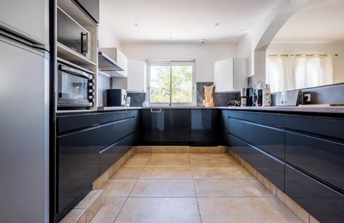 Montesquieu-des-Alberes Casa | Homerez - Casa con piscina en Montesquieu-des-Albères