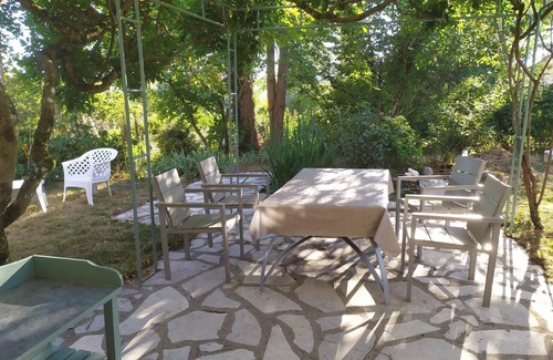 Saint-Etienne-de-Maurs Apartamento | Homerez - Apto con piscina cerca de St-Étienne