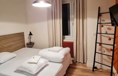 Saint-Cyr-au-Mont-d'Or Apartamento | Homerez - Amazing appartement for 4 ppl. with garden at Saint-Cyr-au-Mont-d'Or