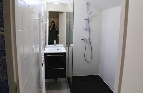 Saint-Cyr-au-Mont-d'Or Apartamento | Homerez - Amazing appartement for 2 ppl. with garden at Saint-Cyr-au-Mont-d'Or