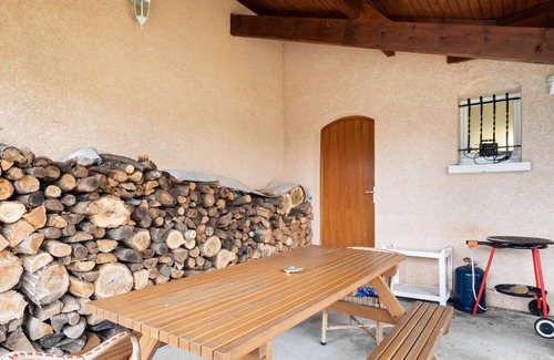 Saint-Cyr-sur-le-Rhone Casa | Homerez - Casa para 8 pers. con jardín y terraza en Saint-Cyr-sur-le-Rhône
