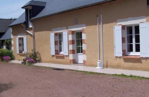 La Chapelle-aux-Choux Casa | Homerez - Casa en La Chapelle-aux-Choux