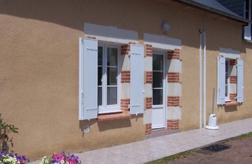 La Chapelle-aux-Choux Casa | Homerez - Casa en La Chapelle-aux-Choux