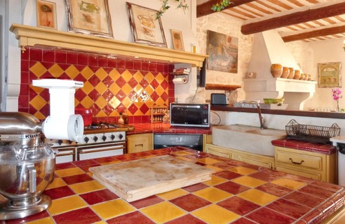 Pernes-les-Fontaines Casa | Homerez - Casa en Pernes-les-Fontaines