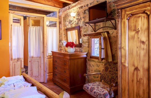 Anatoli Casa | Homerez - Casa a 12 km de la playa para 9 pers. con jacuzzi y jardín en Anatoli