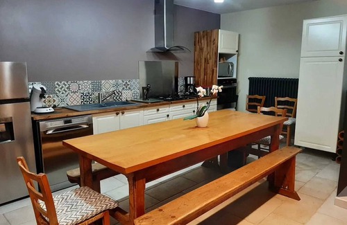 Clermont-Creans Casa | Homerez - House in Clermont-Créans