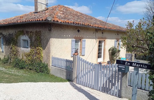 Martisserre Casa | Homerez - Casa encantadora en Martisserre con jardín privado y chimenea