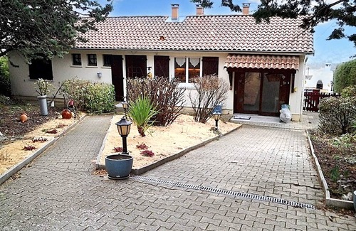 Veyras Casa | Homerez - Casa en Veyras con piscina