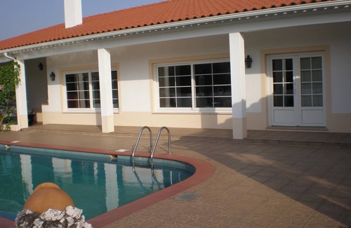 Praia do Ribatejo Villa | Homerez - Villa de Lujo con Piscina Privada
