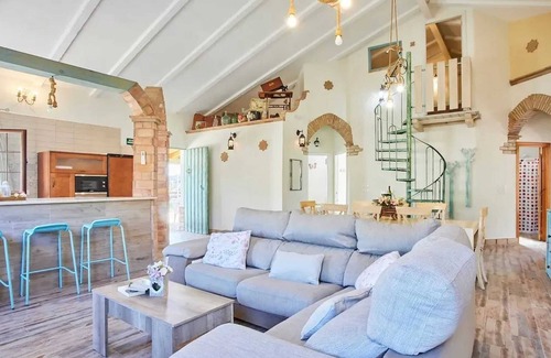 Prado del Rey Villa | Homerez - Villa de lujo en Prado del Rey con piscina privada