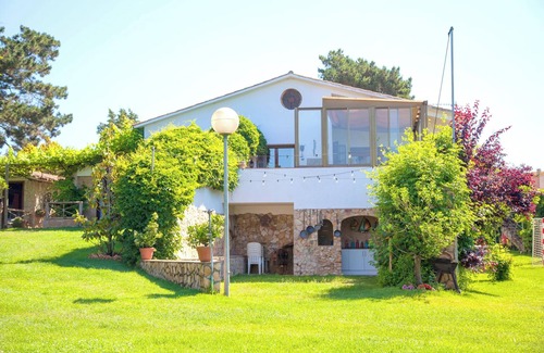 Vidreres Villa | Homerez - Villa a 16 km de la playa para 22 pers. con piscina y jacuzzi en Sils