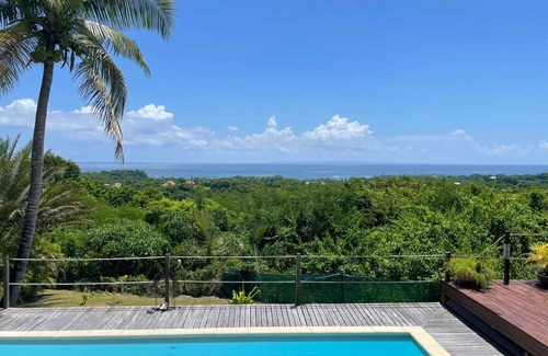 Sainte-Anne Villa | Homerez - Villa moderna con piscina en Sainte-Anne 154 m² vista al mar