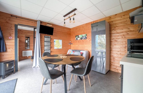 Saint-Sylvestre Chalet De Esquí | Homerez - Chalet San Silvestre, Jardín y Terraza