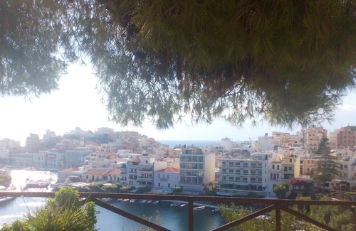 Chalandri Apartamento | Homerez - Apartamento a 400 m de la playa para 4 pers. con jardín en Chalandri