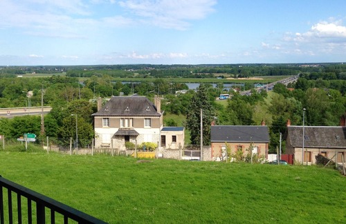 Blois Apartamento | Homerez - Bonito apartamento para 4 pers. con balcón en Blois