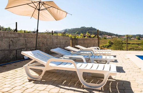 Castelo de Paiva Casa | Homerez - Bonita casa para 3 pers. con piscina compartida y balcón en Fornos
