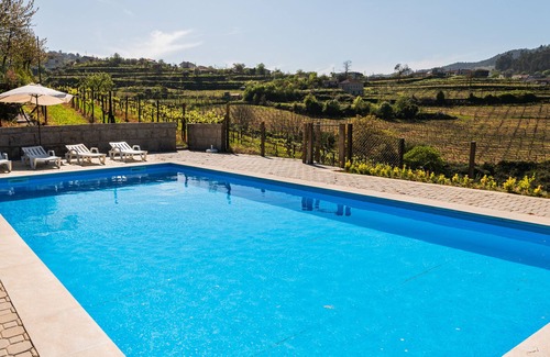 Castelo de Paiva Casa | Homerez - Casa para 5 pers. con piscina compartida, terraza y balcón en Fornos