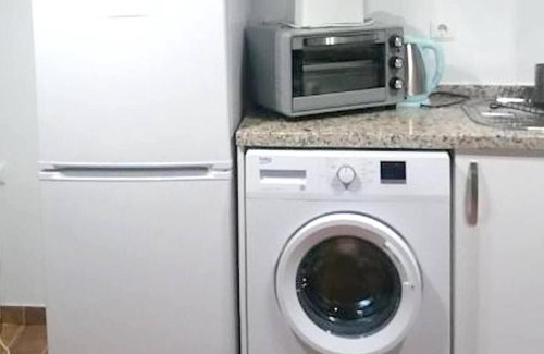 Doctor Barraquer-Grupo Renfe-Policlinico Apartamento | Homerez - Bonito estudio para 2 pers. en Sevilla