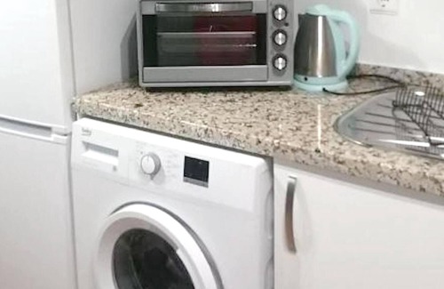 Doctor Barraquer-Grupo Renfe-Policlinico Apartamento | Homerez - Bonito estudio para 2 pers. en Sevilla