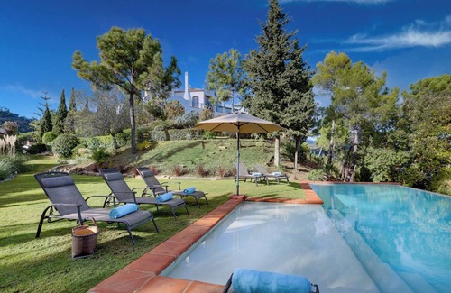 El Madronal Villa | Homerez - Villa paradisíaca en Benahavís con jacuzzi y piscina privada
