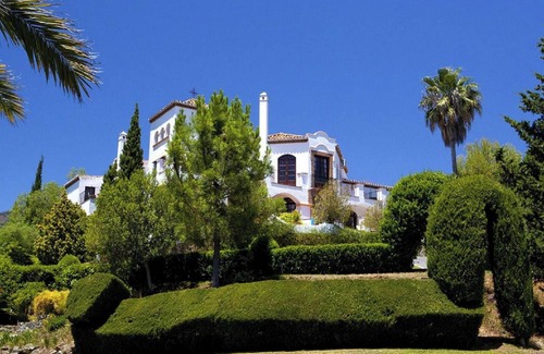 El Madronal Villa | Homerez - Villa paradisíaca en Benahavís con jacuzzi y piscina privada