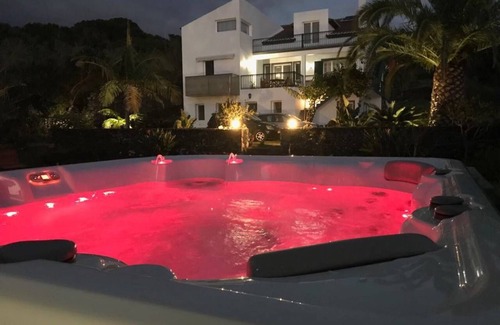 Caloura Casa | Homerez - Peaceful Retreat with Jacuzzi in Lagoa